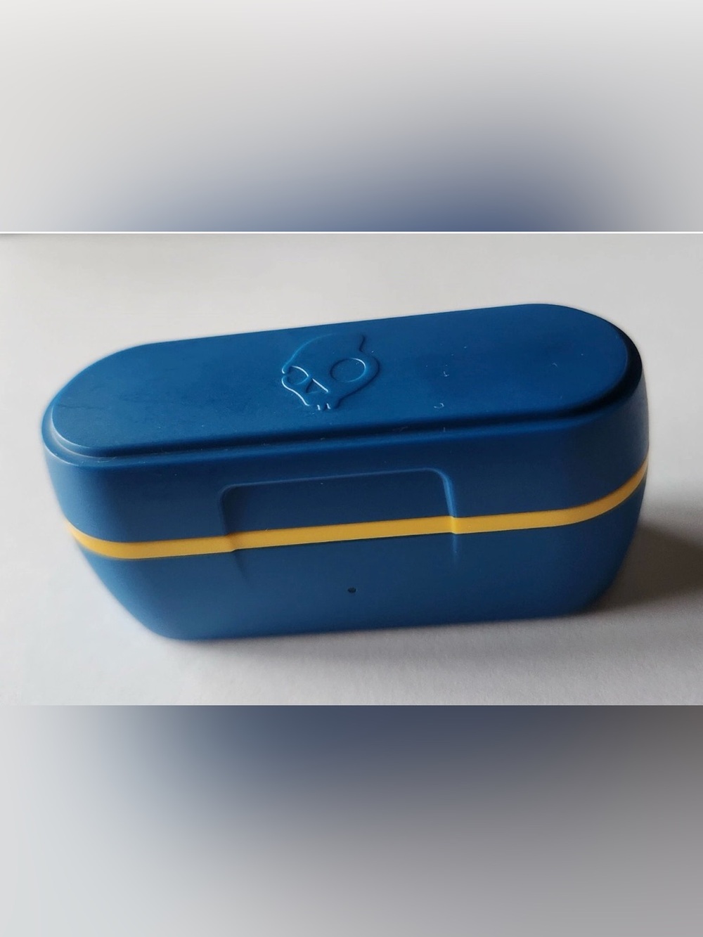 Skullcandy Blue and Yellow Hard Accessory Charging Case Only Condition in Works